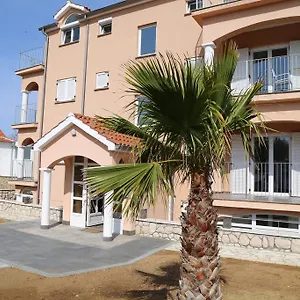 Apartment Mk Nin, Vrsi